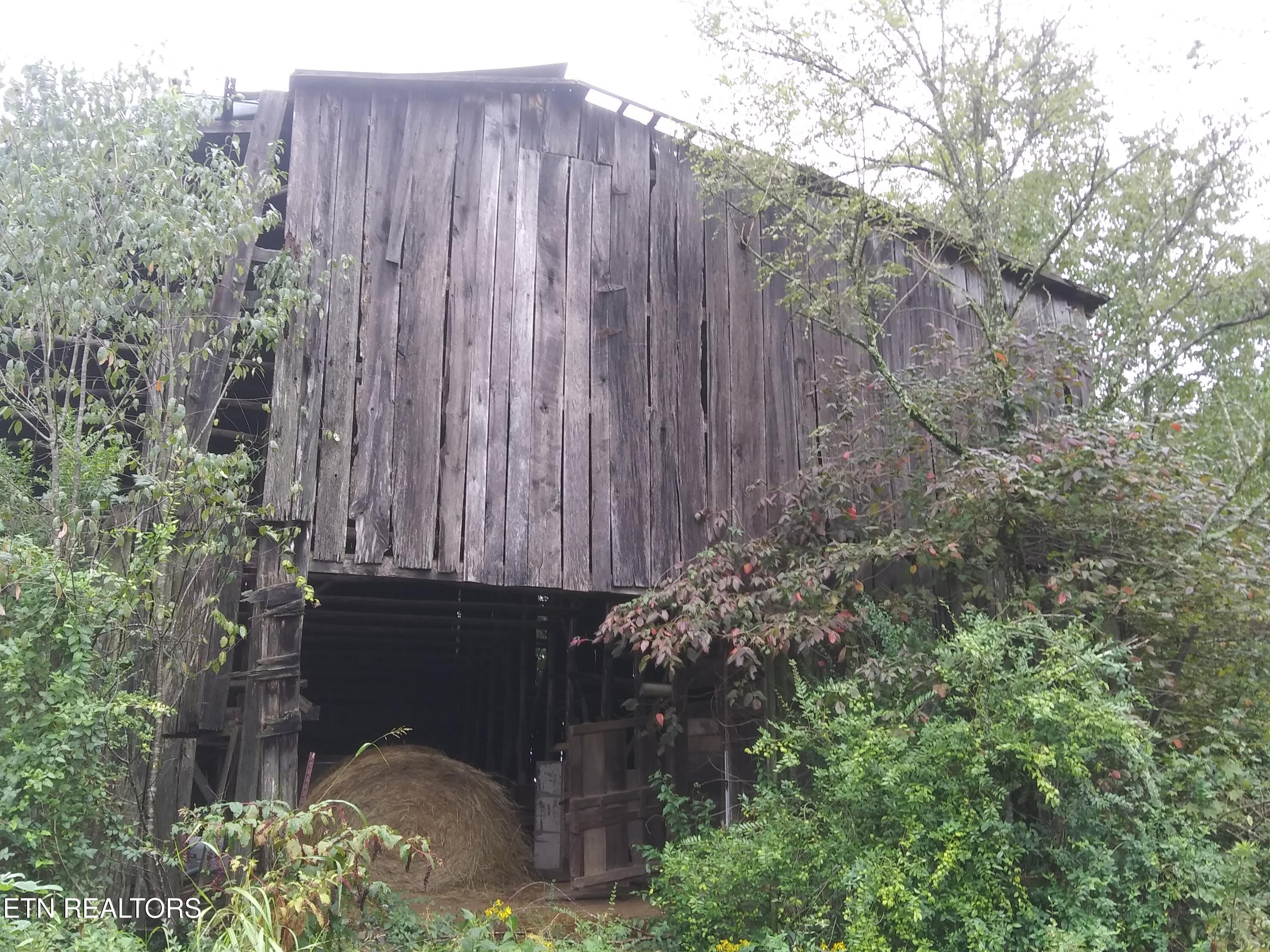 1333 Cherry Street Rutledge, TN 37861 - Photo 9 of 26 Barn