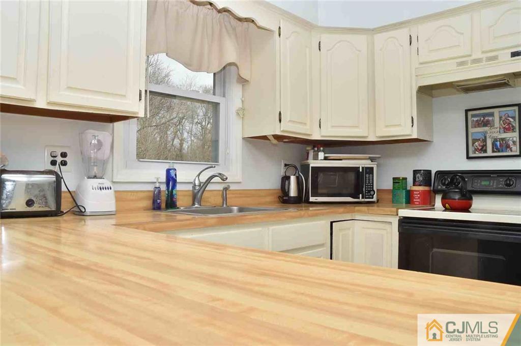58 Bennett Road Old Bridge, NJ 07747 - Photo 7 of 17 Gallery Image 7