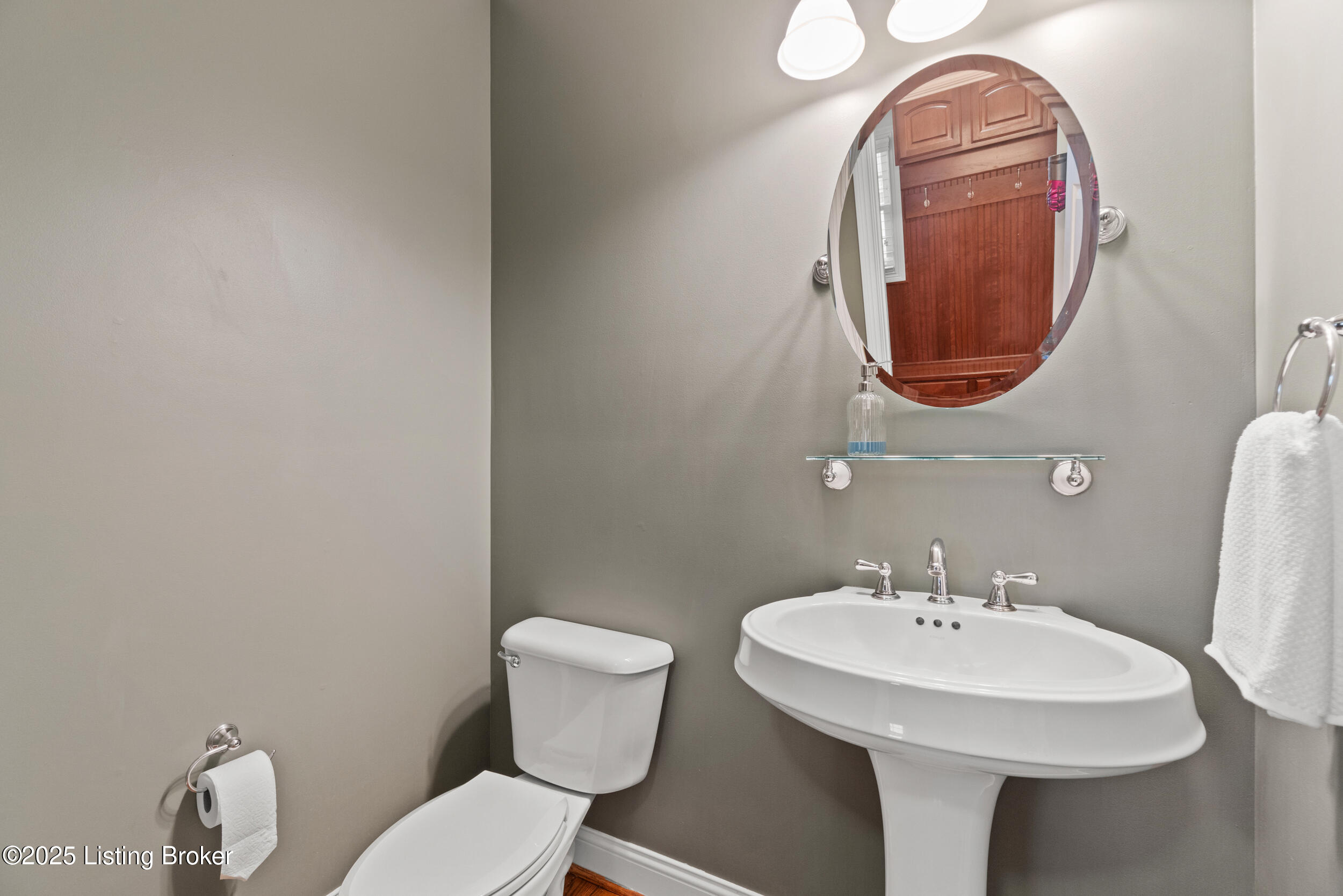 6601 Hypoint Ridge Road Crestwood, KY 40014 - Photo 20 of 65 Half bath