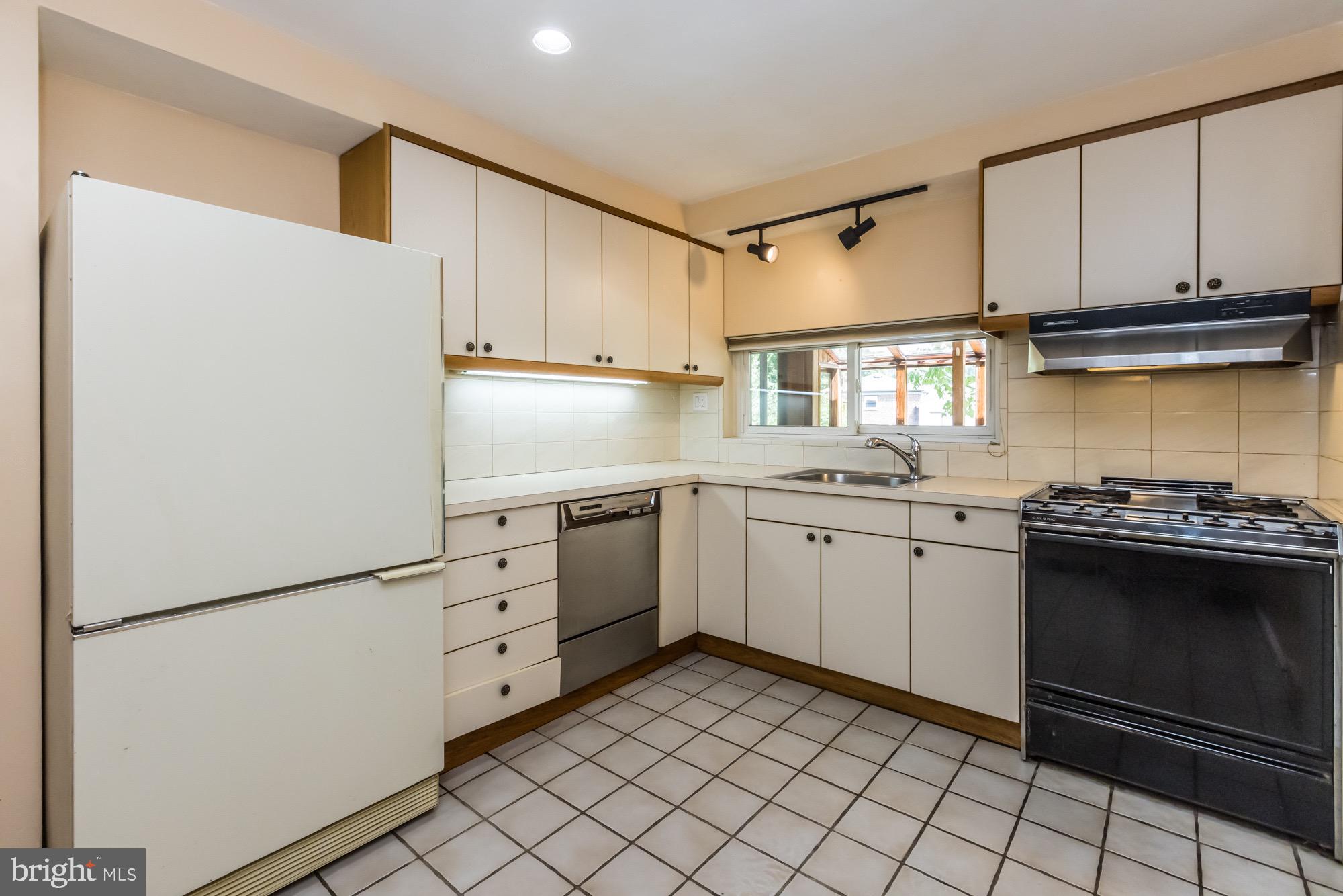 1857 Watson Road Abington, PA 19001 - Photo 14 of 35 Gallery Image 14