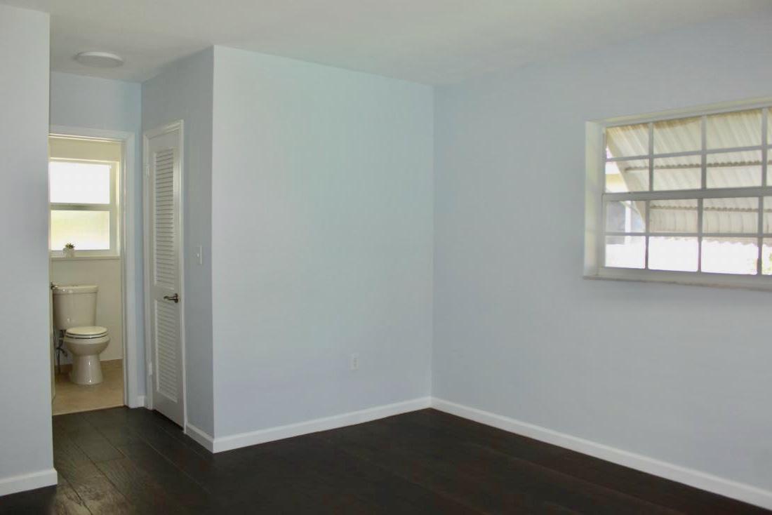 846 Northwest 7th Street Boca Raton, FL 33486 - Photo 14 of 19 an empty room and a window