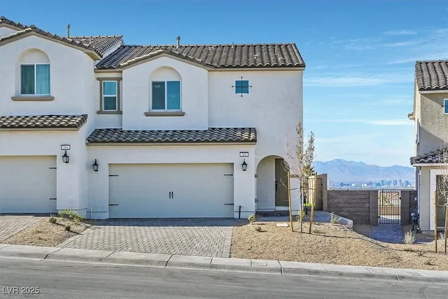 $2,295 | 366 Rosefinch Street, Henderson, NV 89012