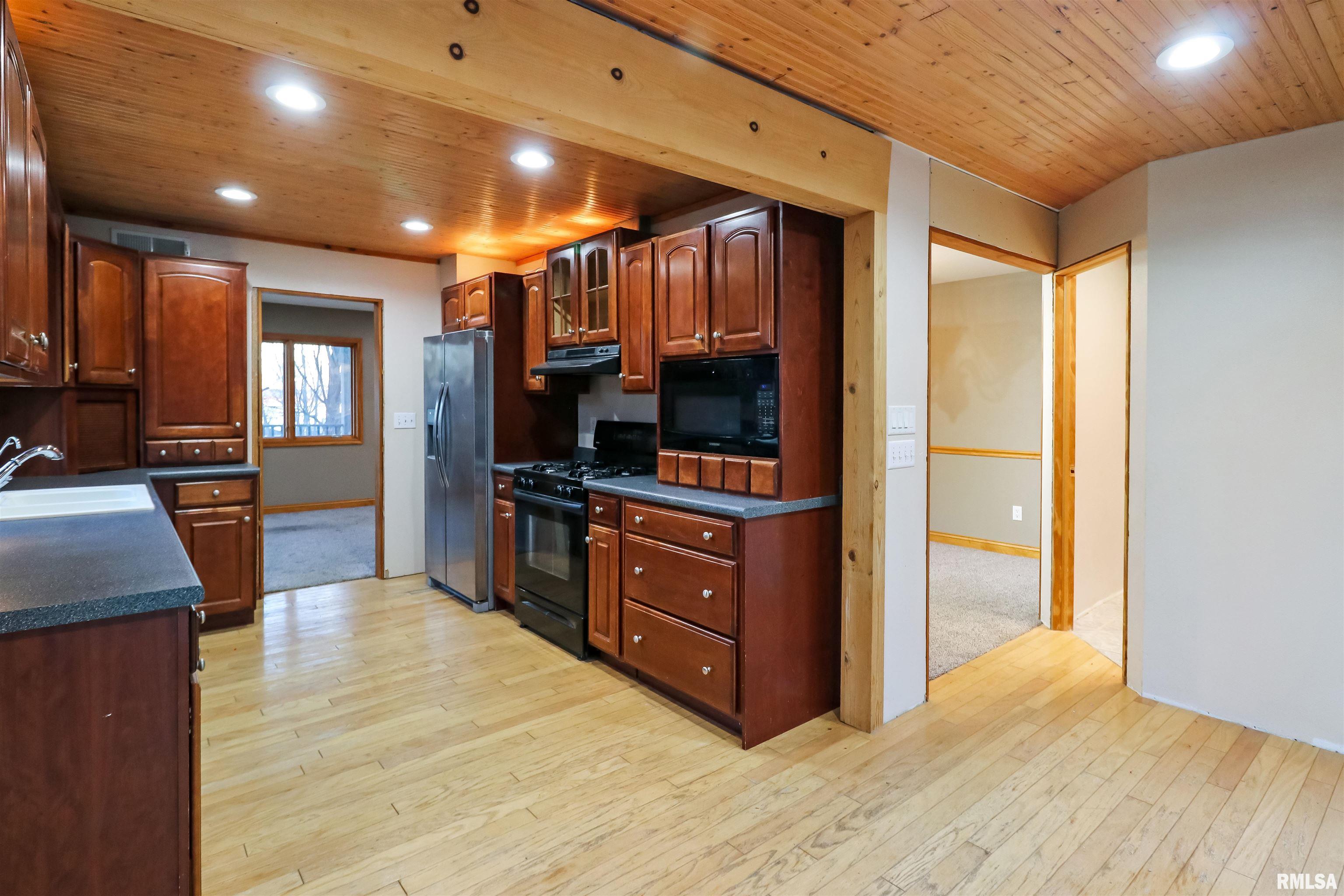 7905 North Galena Road Peoria, IL 61614 - Photo 14 of 34