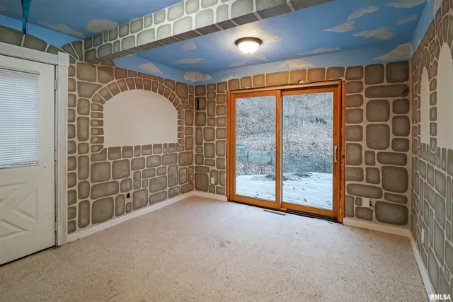 $210,000 | 7905 North Galena Road, Peoria, IL 61614