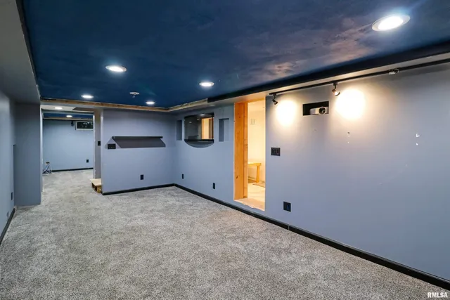 $210,000 | 7905 North Galena Road, Peoria, IL 61614