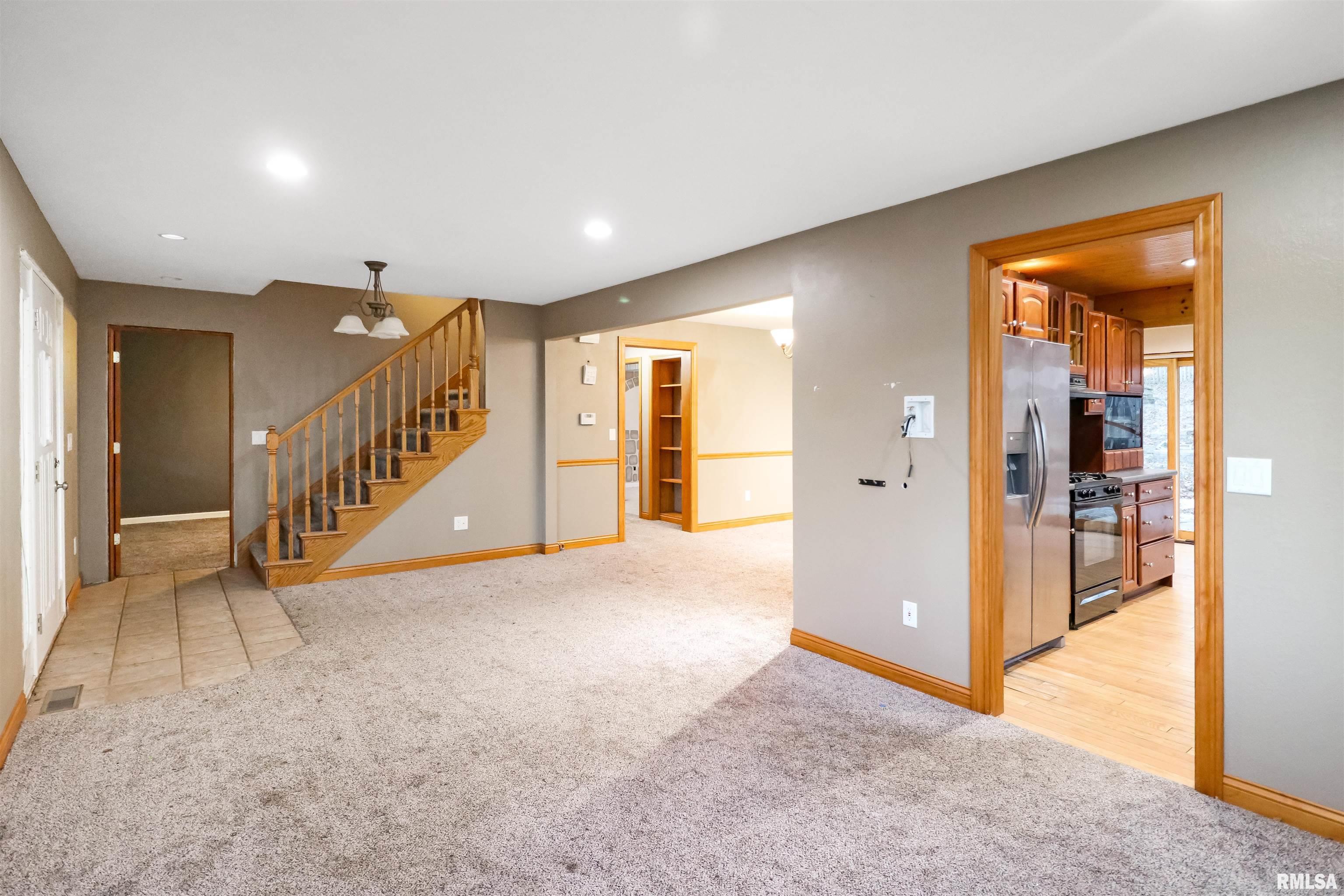 7905 North Galena Road Peoria, IL 61614 - Photo 9 of 34