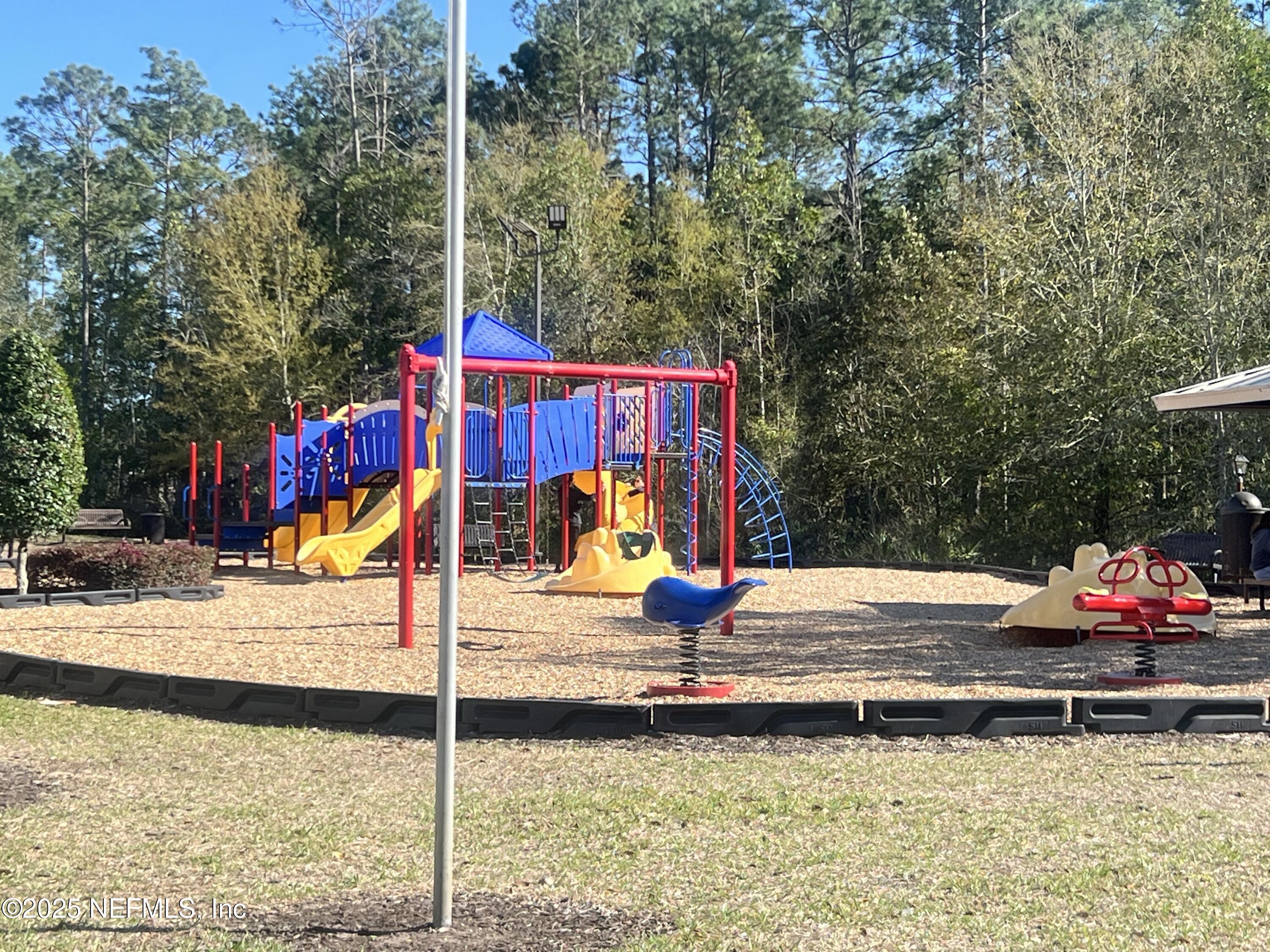 630 Glendale Lane Orange Park, FL 32065 - Photo 33 of 35 20250317_205147864_iOS