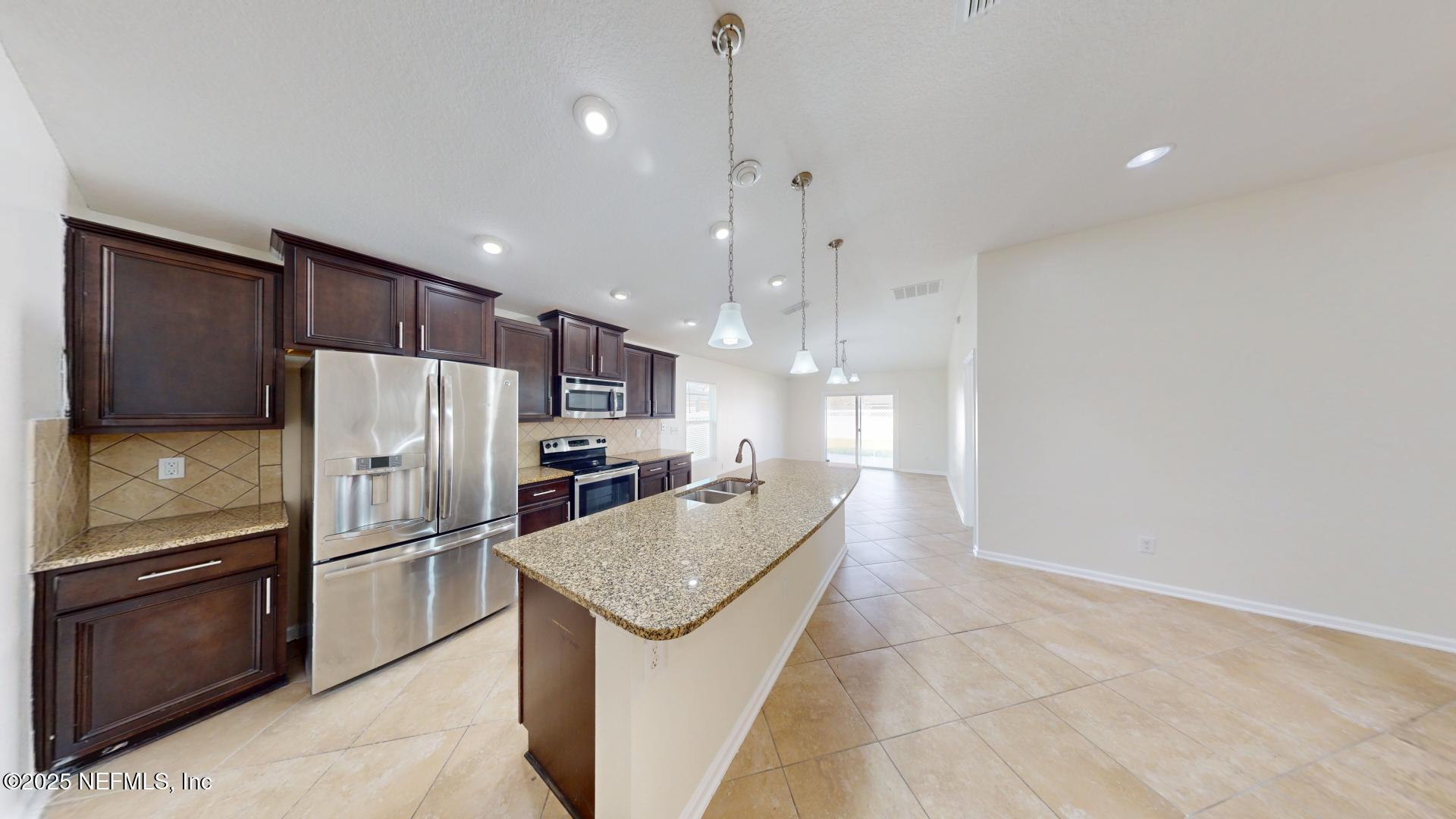 630 Glendale Lane Orange Park, FL 32065 - Photo 6 of 35 630-Glendale-Ln-03182025_101308