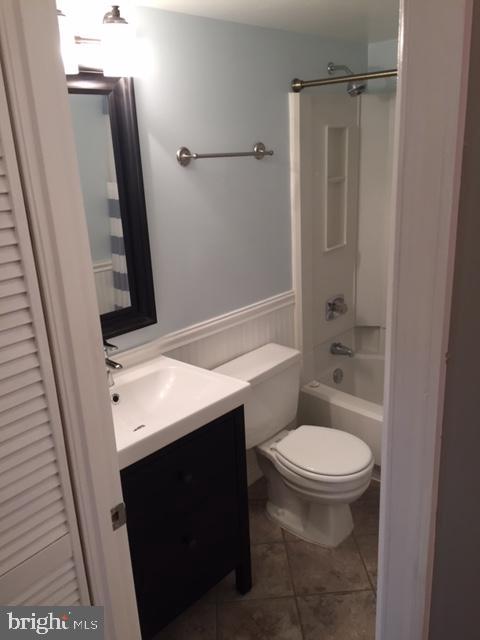 5800 Cove Landing Road, Unit 303 Burke, VA 22015 - Photo 16 of 25 updated bath