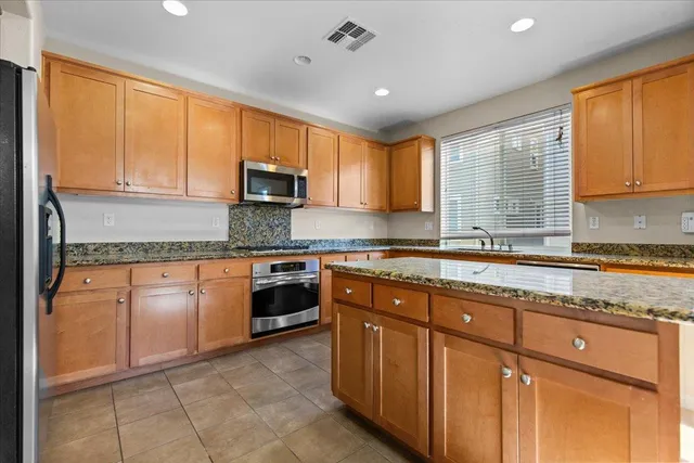 $565,000 | 1067 Sallie Lane, Tracy, CA 95376