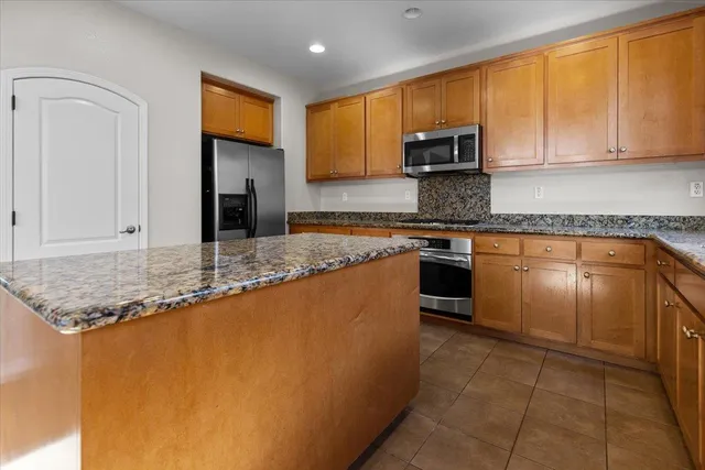 $565,000 | 1067 Sallie Lane, Tracy, CA 95376