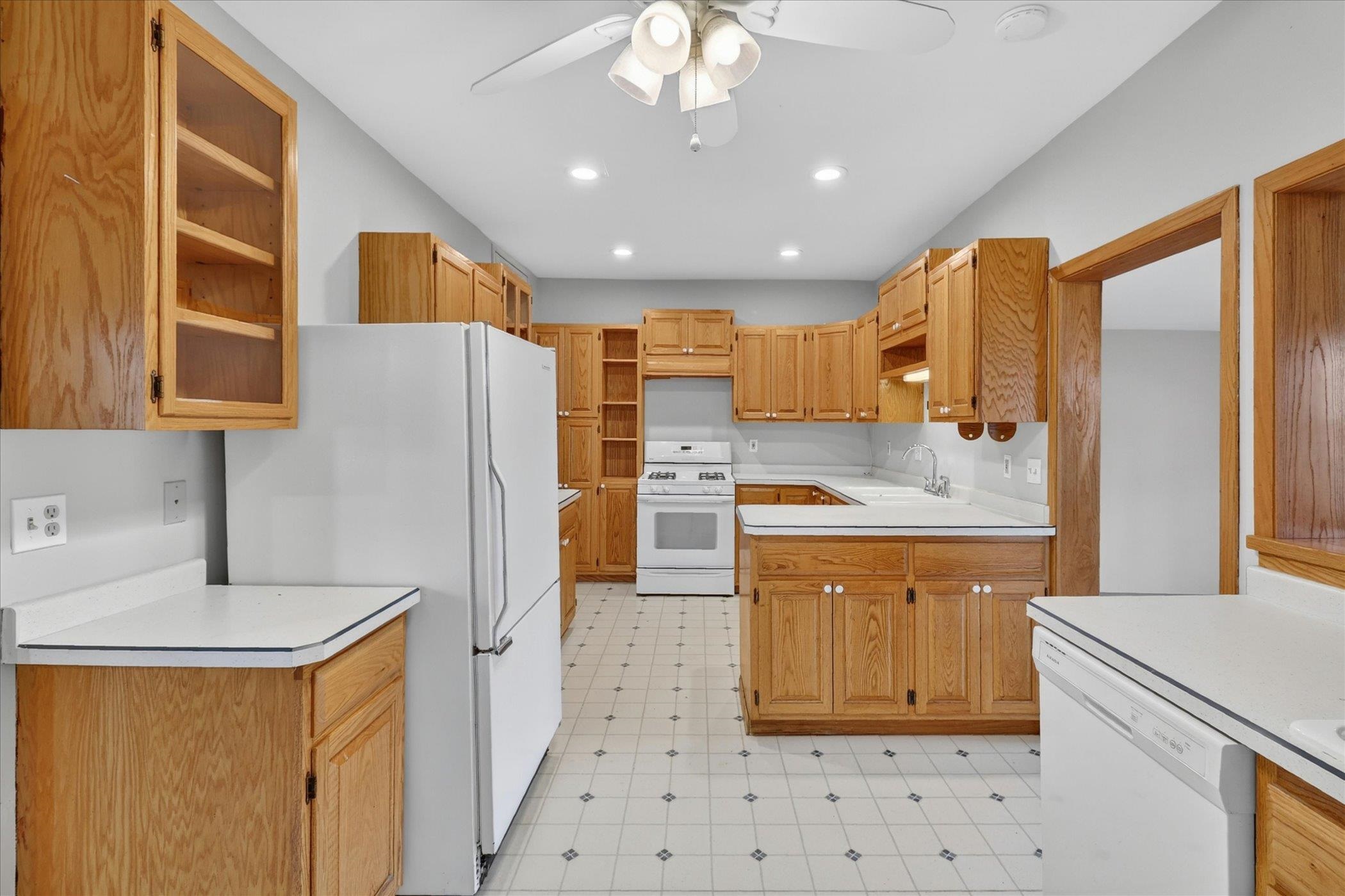 305 South John Paul Road Milton, WI 53563 - Photo 5 of 57