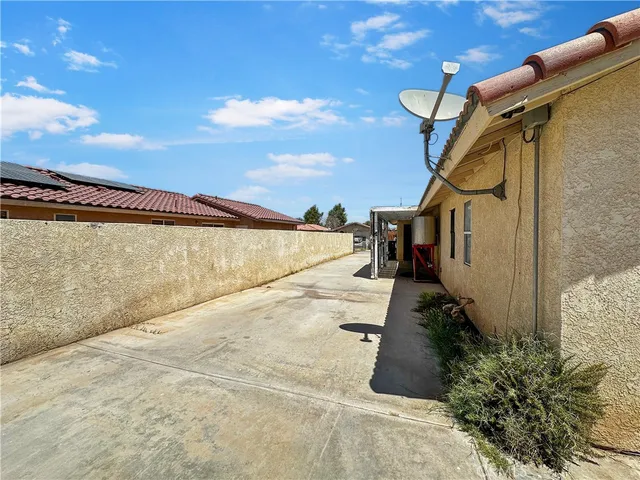a view of a house with a garage