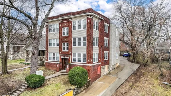$705,000 | 4226 Locust Street, Kansas City, MO 64110