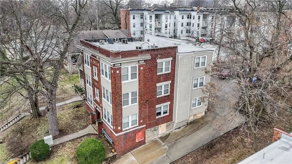 $705,000 | 4226 Locust Street, Kansas City, MO 64110