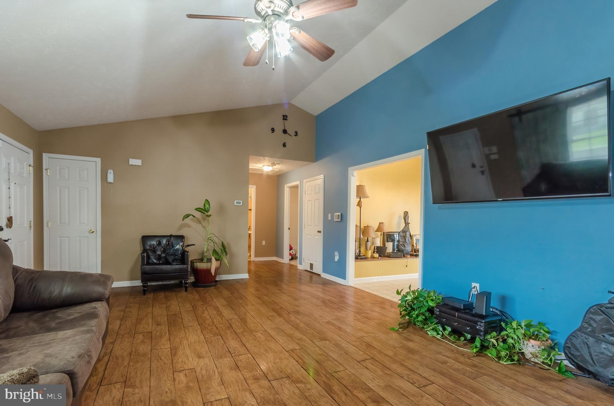 655 North Teal Road Martinsburg, WV 25405 - Photo 11 of 43