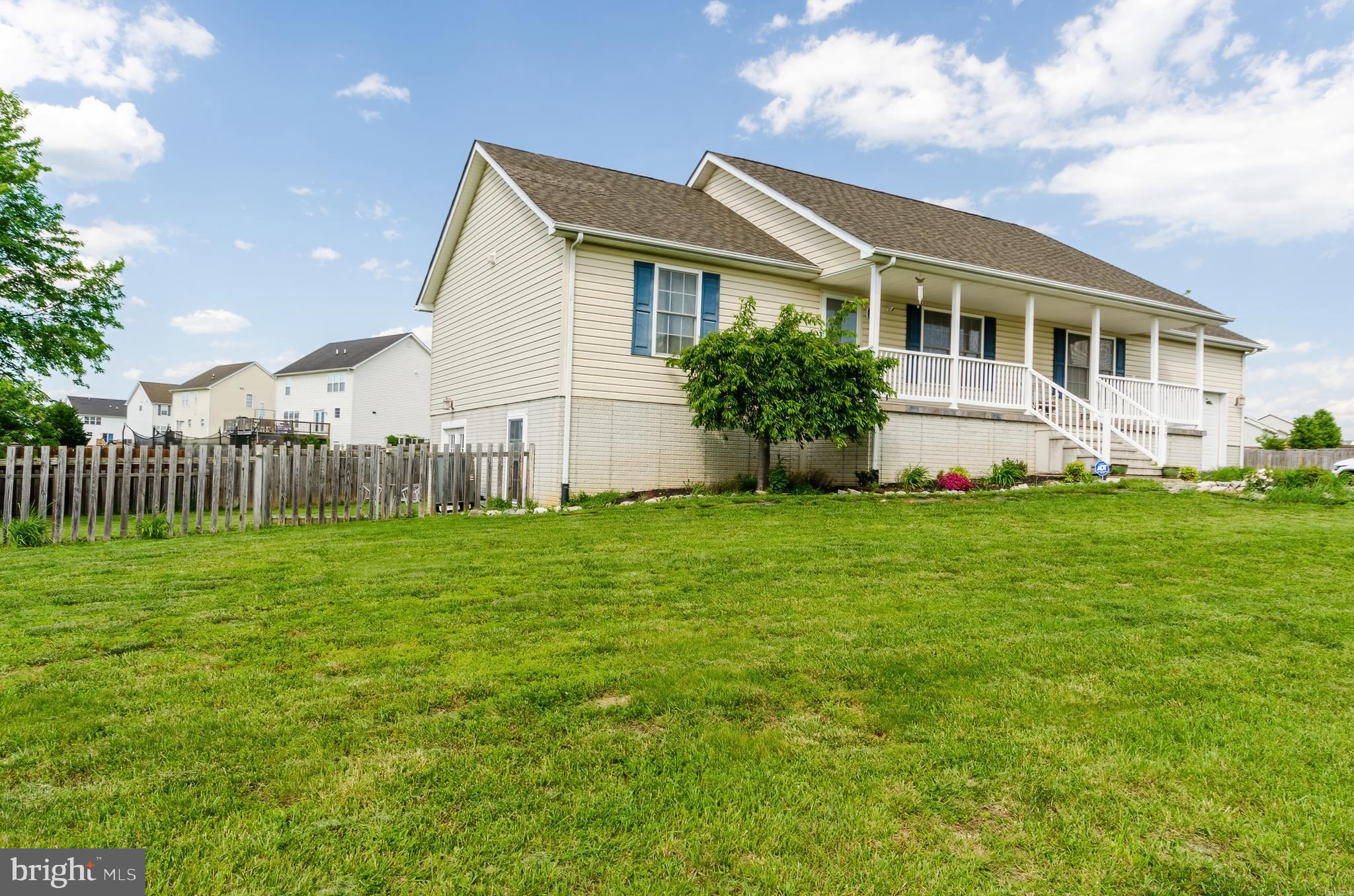 655 North Teal Road Martinsburg, WV 25405 - Photo 3 of 43