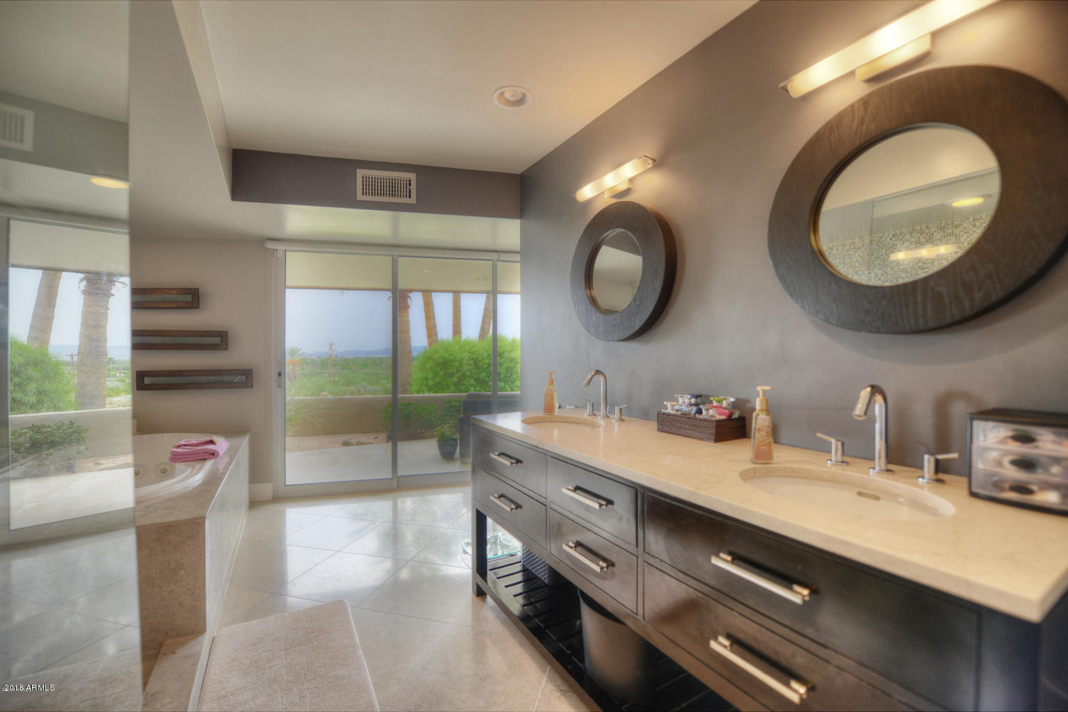 5555 East Rockridge Road Phoenix, AZ 85018 - Photo 14 of 26 14