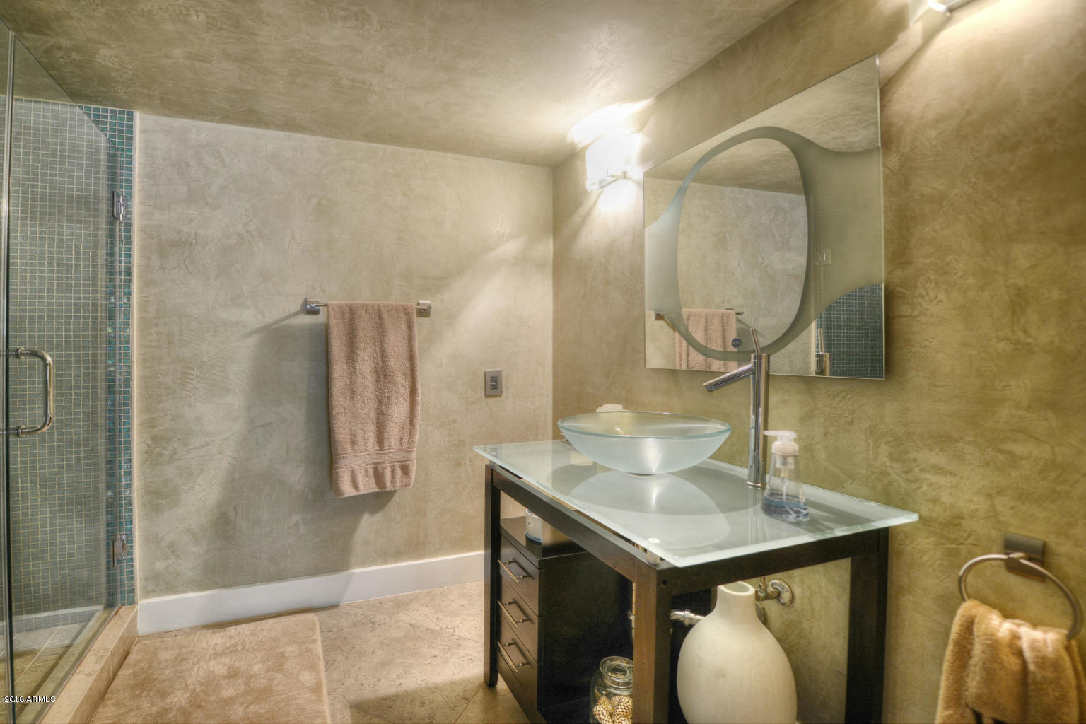 5555 East Rockridge Road Phoenix, AZ 85018 - Photo 18 of 26 18