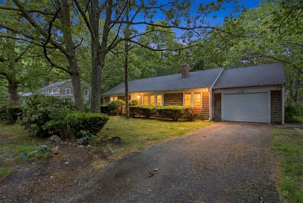 $585,000 | 762 West Yarmouth Road, Yarmouth Port, MA 02675