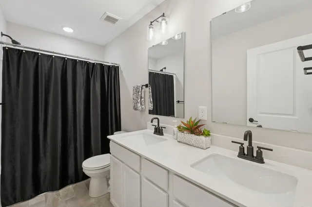 $515,000 | 6219 Highland Hills Lane South, Cottage Grove, MN 55016