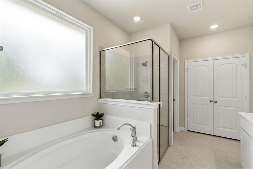 113 Cooper Court Springtown, TX 76082 - Photo 27 of 40