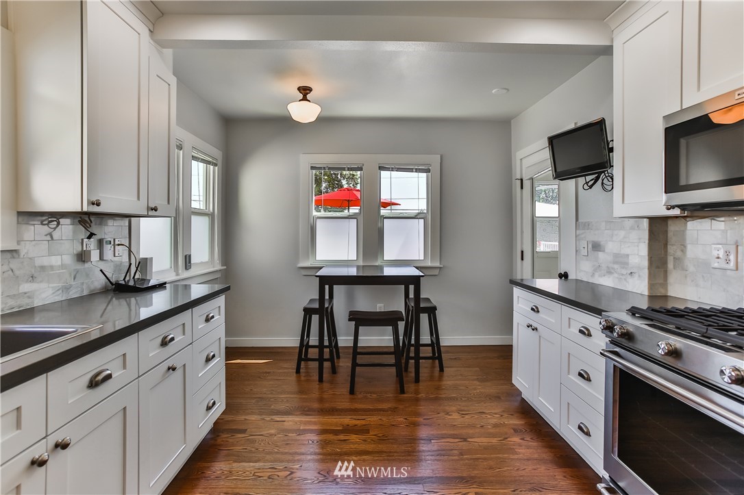1407 Rockefeller Avenue Everett, WA 98201 - Photo 8 of 22