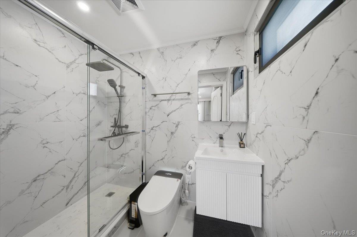 2 Elf Road Syosset, NY 11791 - Photo 19 of 32