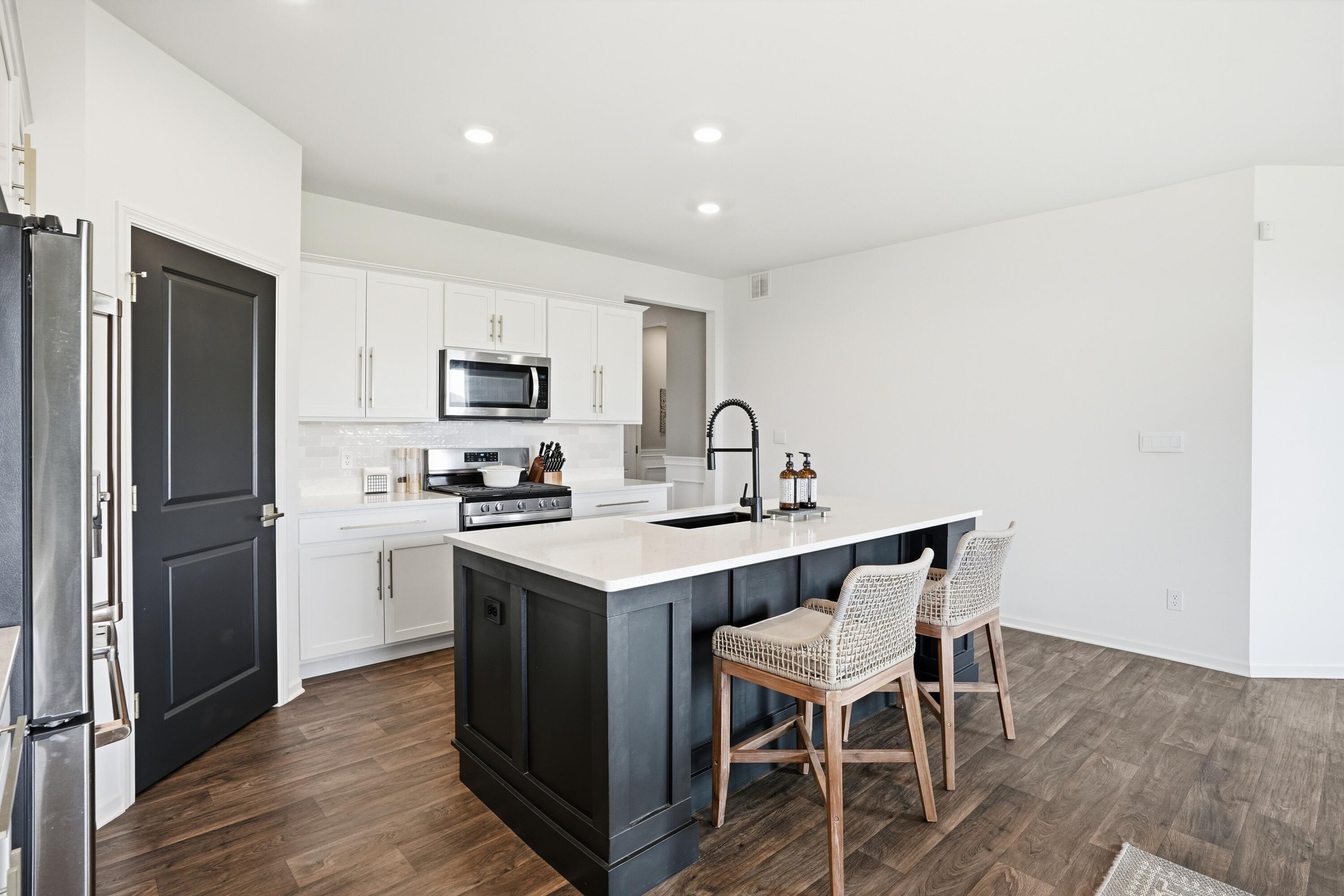 10324 Whitney Place Crown Point, IN 46307 - Photo 4 of 20 3000x2000