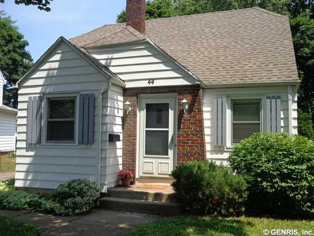 44 Surrey Road Greece, NY 14616 - Photo 1 of 1 Exterior Front