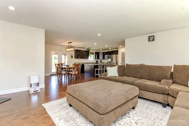 $574,950 | 181 Coal Avenue, Carbonado, WA 98323