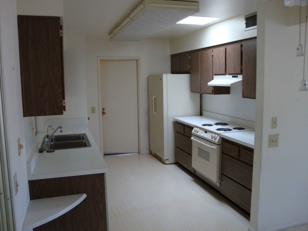 11065 West Oak Ridge Road Sun City, AZ 85351 - Photo 12 of 21 Kitchen with only skylight illumination