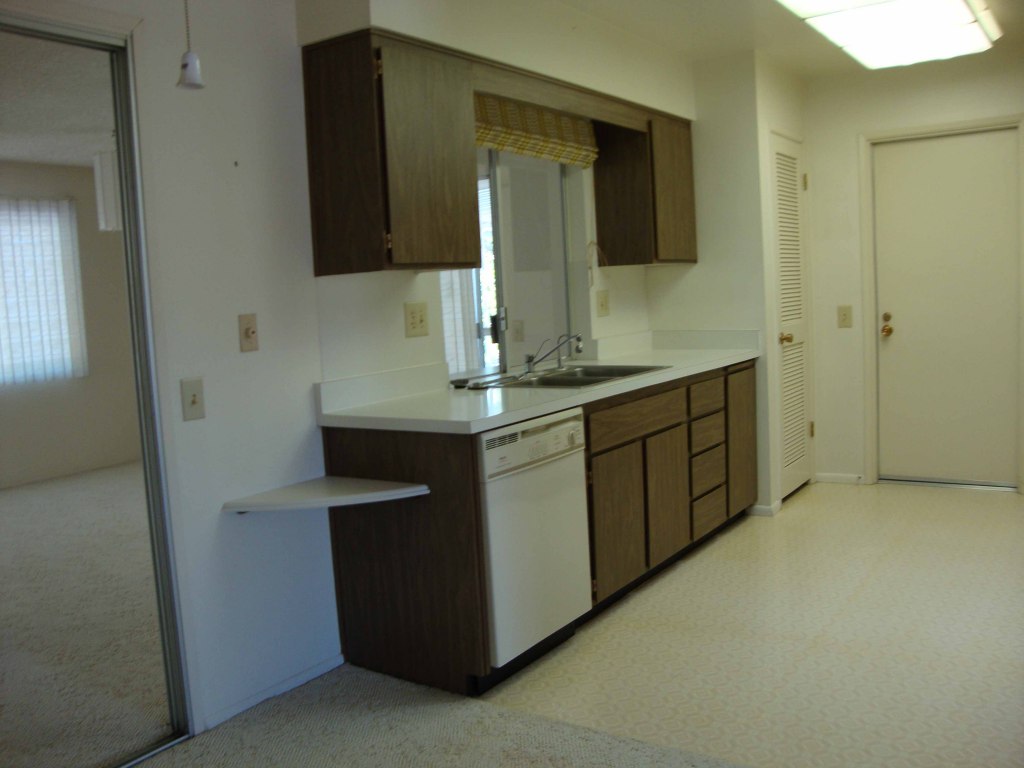 11065 West Oak Ridge Road Sun City, AZ 85351 - Photo 10 of 21 Kitchen 1