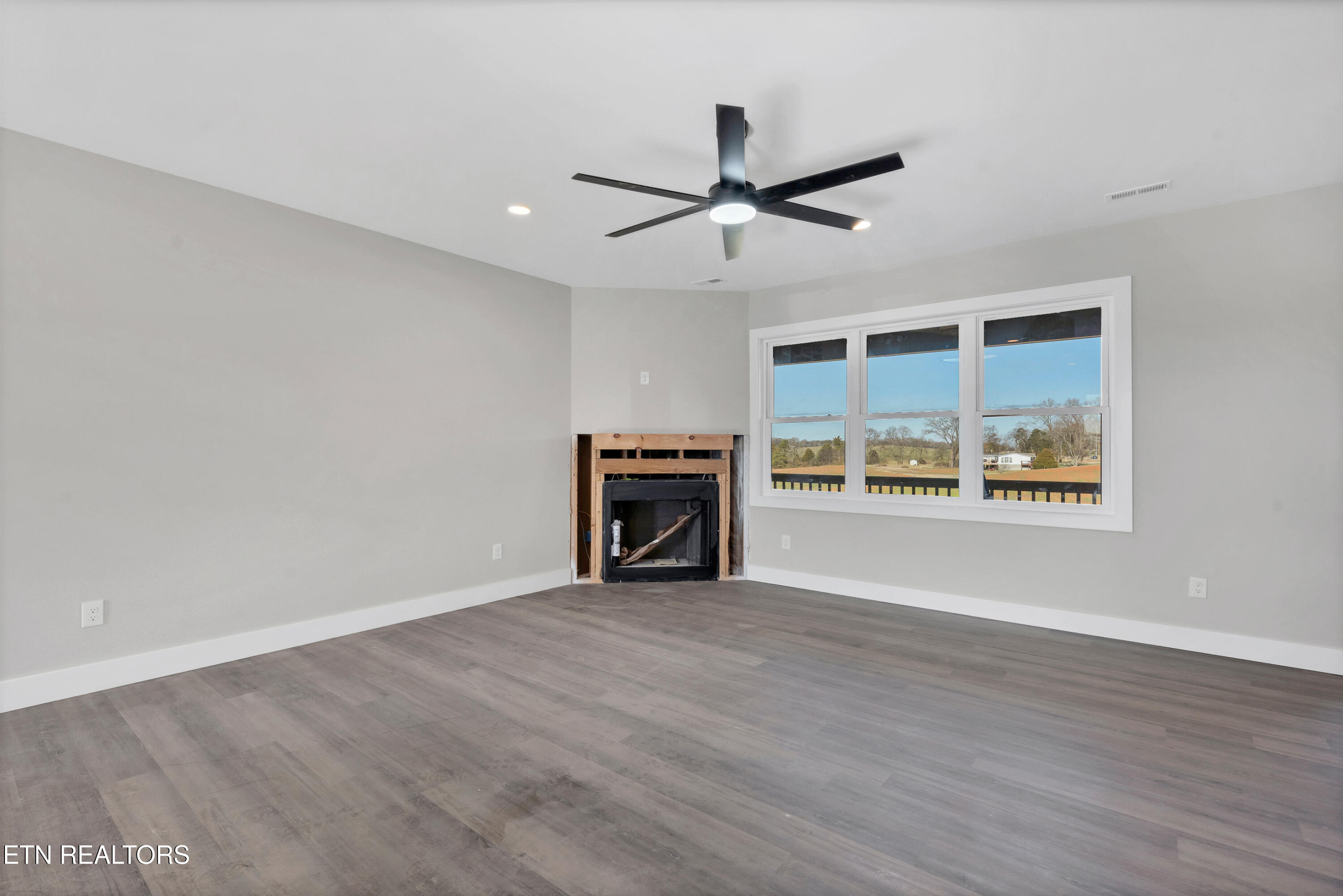 888 Baileys Road Greenback, TN 37742 - Photo 15 of 41 DSC01434