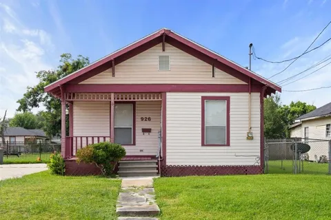 $129,900 | 926 Pryce Street, Lake Charles, LA 70601