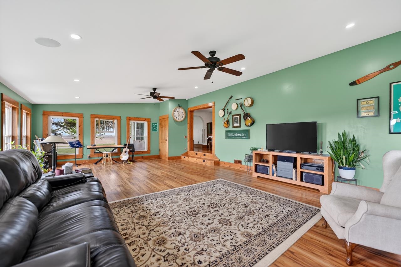 1392 Red Brick Road Dixon, IL 61021 - Photo 14 of 52