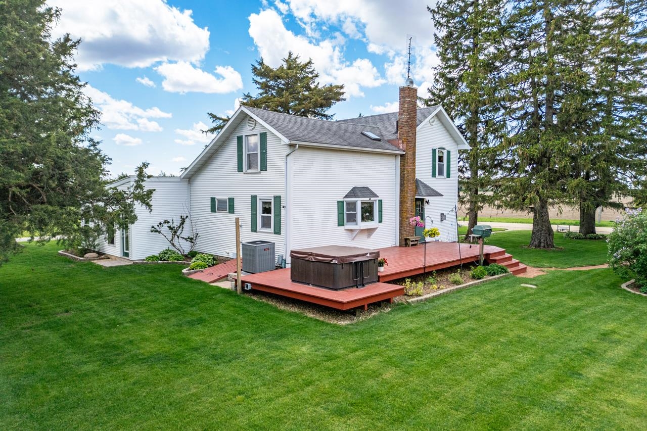 1392 Red Brick Road Dixon, IL 61021 - Photo 4 of 52