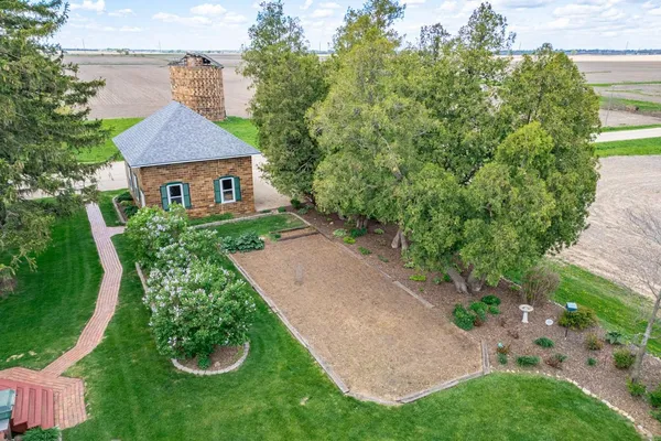 $560,000 | 1392 Red Brick Road, Dixon, IL 61021