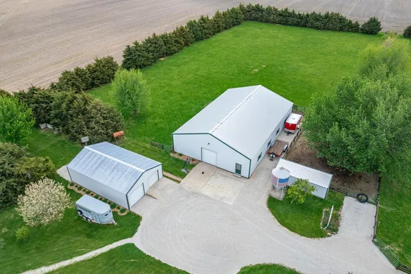 $560,000 | 1392 Red Brick Road, Dixon, IL 61021