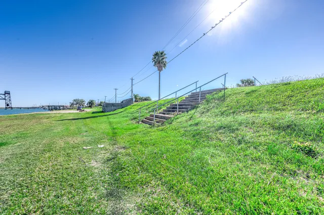 $1,400,000 | 1024 West 2nd Street, Freeport, TX 77541