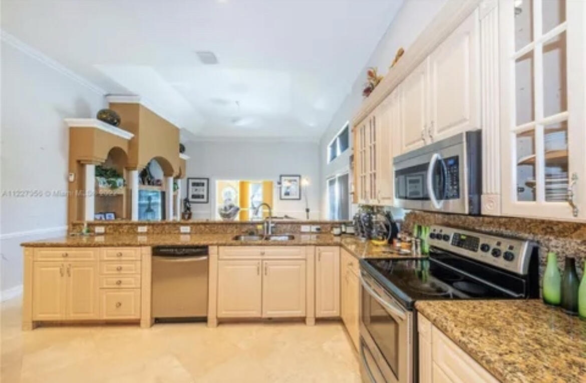 423 Northeast 3rd Street Pompano Beach, FL 33060 - Photo 20 of 33 IMG_7644