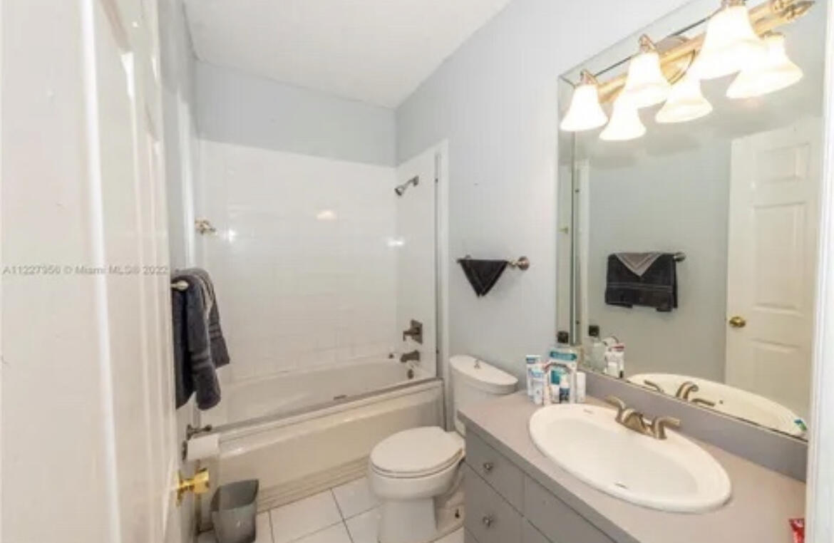 423 Northeast 3rd Street Pompano Beach, FL 33060 - Photo 29 of 33 IMG_7635