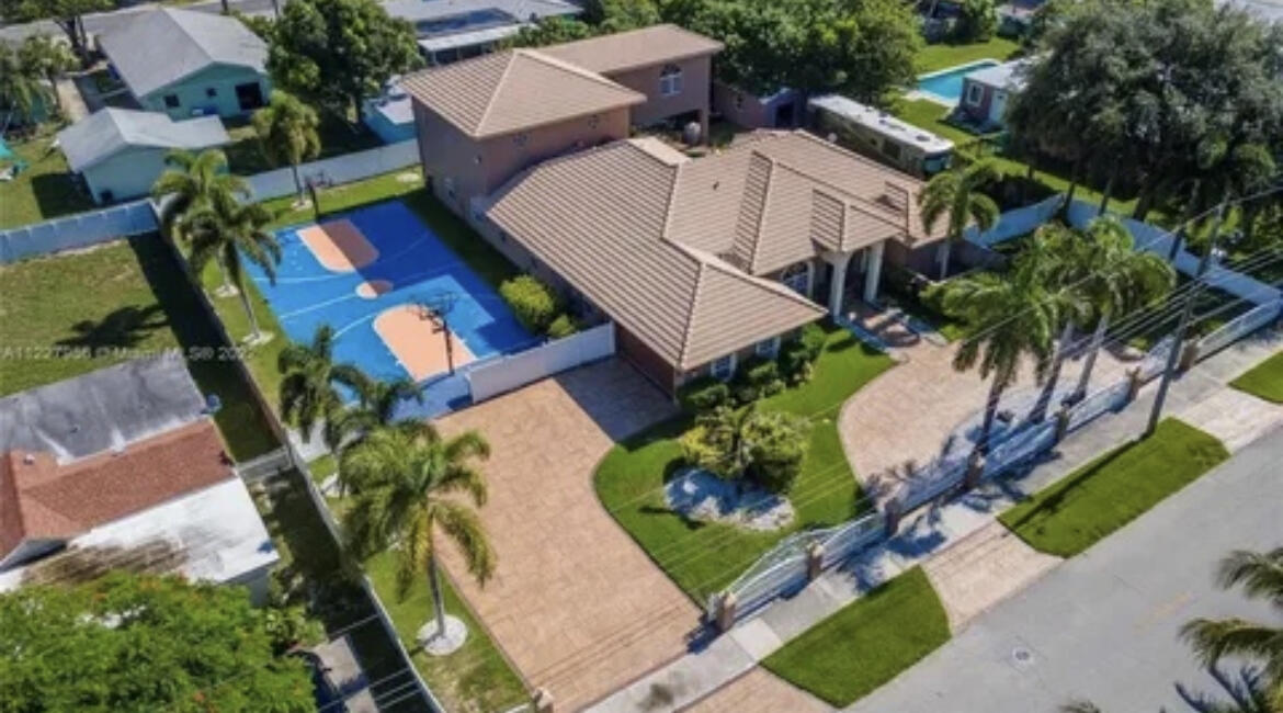 423 Northeast 3rd Street Pompano Beach, FL 33060 - Photo 4 of 33 IMG_7624