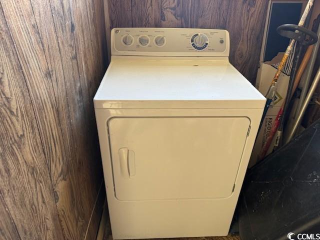 538 County Rd S-22-537 Georgetown, SC 29440 - Photo 35 of 36 Laundry area with wooden walls, washer / clothes d