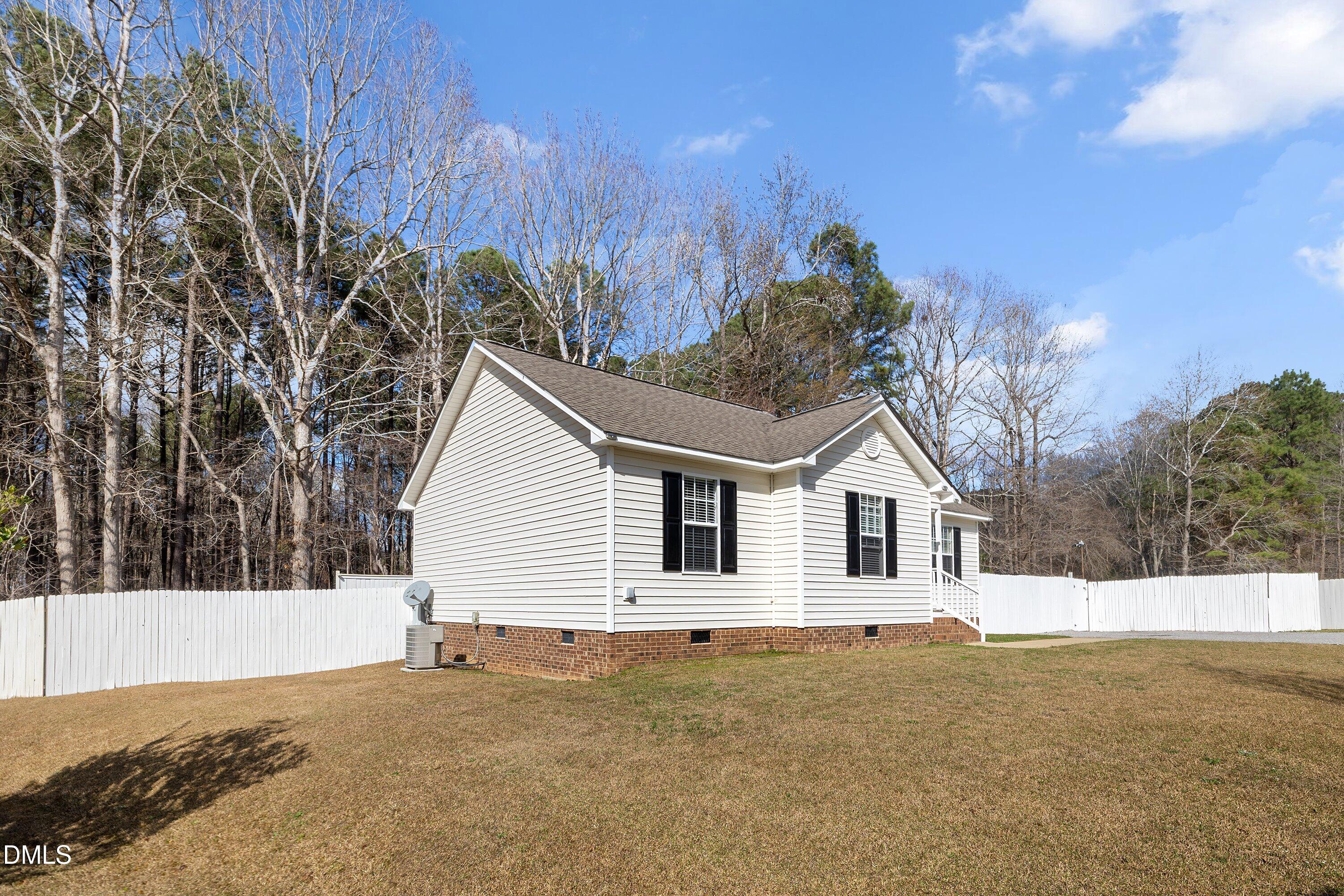 169 Montesino Drive Raleigh, NC 27603 - Photo 4 of 43 04-169 Montesino_2546