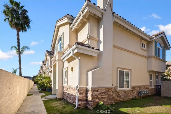 $738,000 | 841 South Greenwood Avenue, Unit D, Montebello, CA 90640