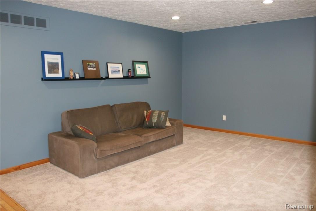 4433 7 Mile Road South Lyon, MI 48178 - Photo 5 of 20 5.jpg