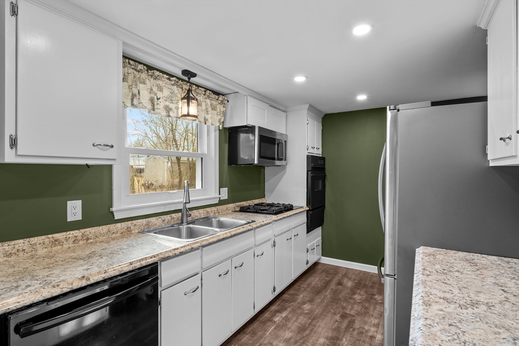 701 Mohawk Road Somerset, MA 02726 - Photo 11 of 34 Gallery Image 11