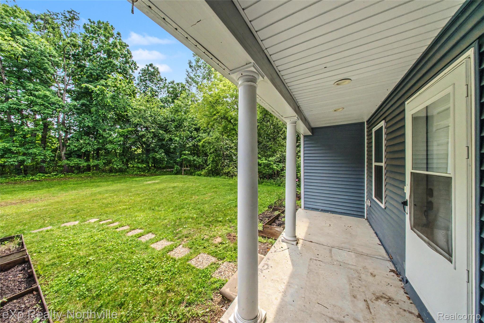1765 Parker Road Holly, MI 48442 - Photo 4 of 46 View of the Front Yard