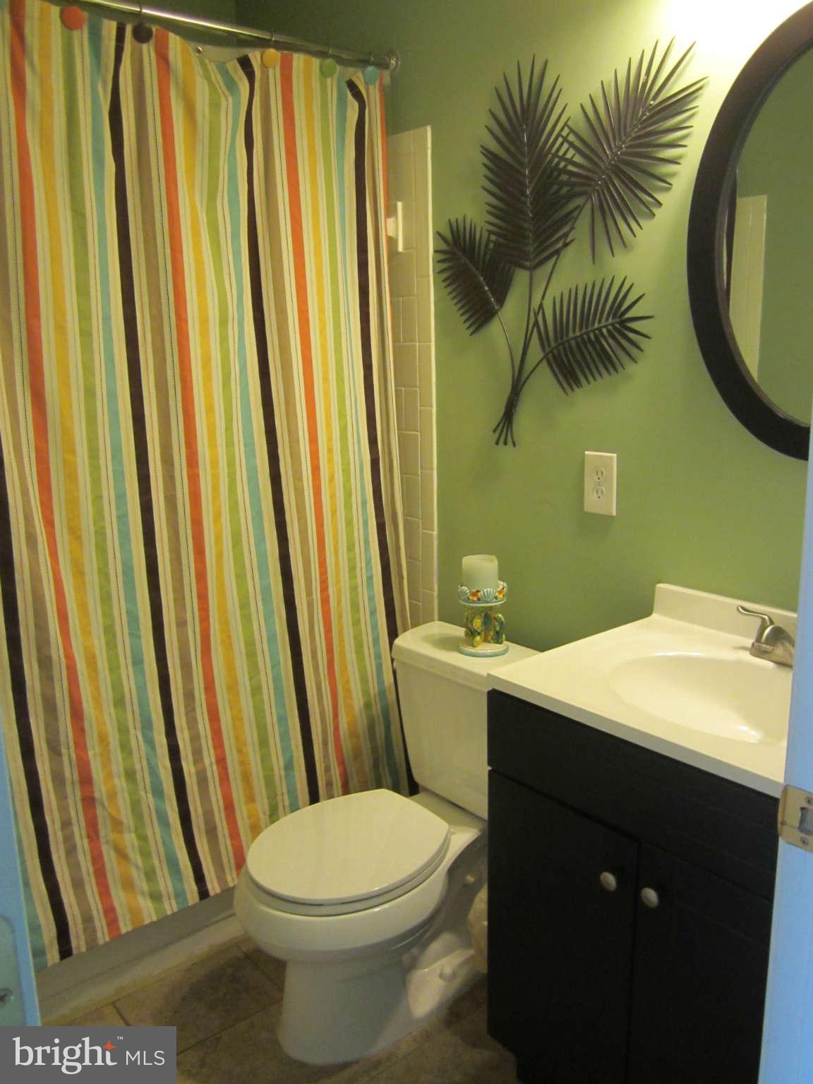 907 Farmstead Road Cockeysville, MD 21030 - Photo 15 of 22 Bath